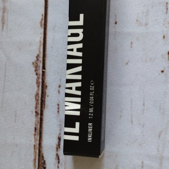 IL MAKIAGE Inkliner Liquid Eyeliner Silky Matte Waterproof Liner Black - Picture 3 of 4